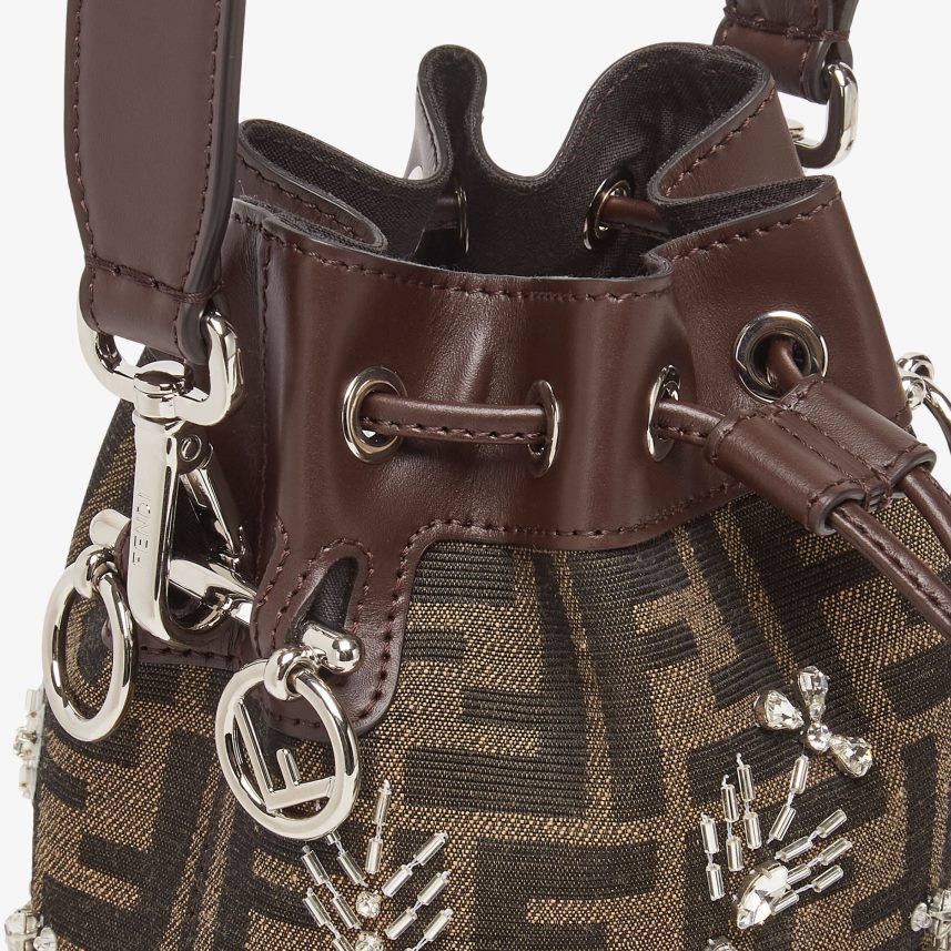 ff mini geanta din stofa cu broderii maro Fendi femei accesorii 86084L821