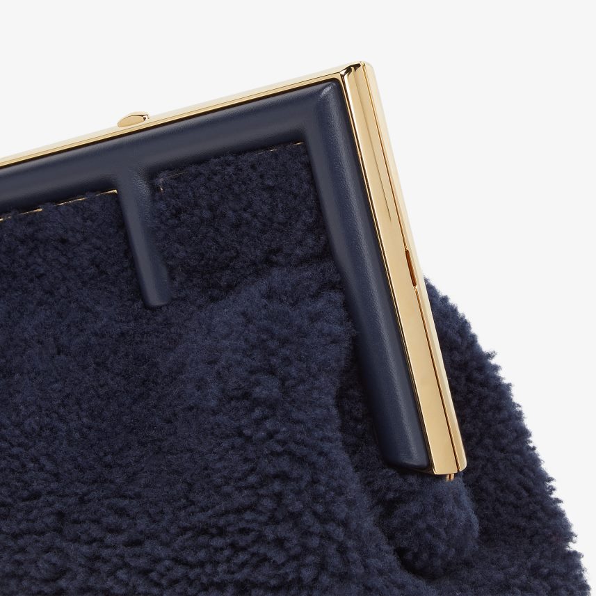 geanta din piele de oaie albastru Fendi femei accesorii 86084L834