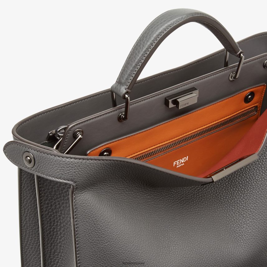 geanta medie din piele peekaboo iseeu gri Fendi bărbați accesorii 86084L1816
