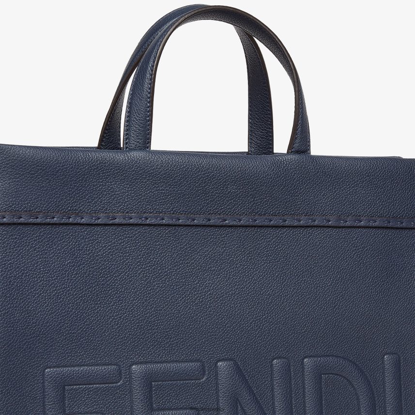 mediu merge la geantă din piele cumpărător albastru Fendi bărbați accesorii 86084L1821